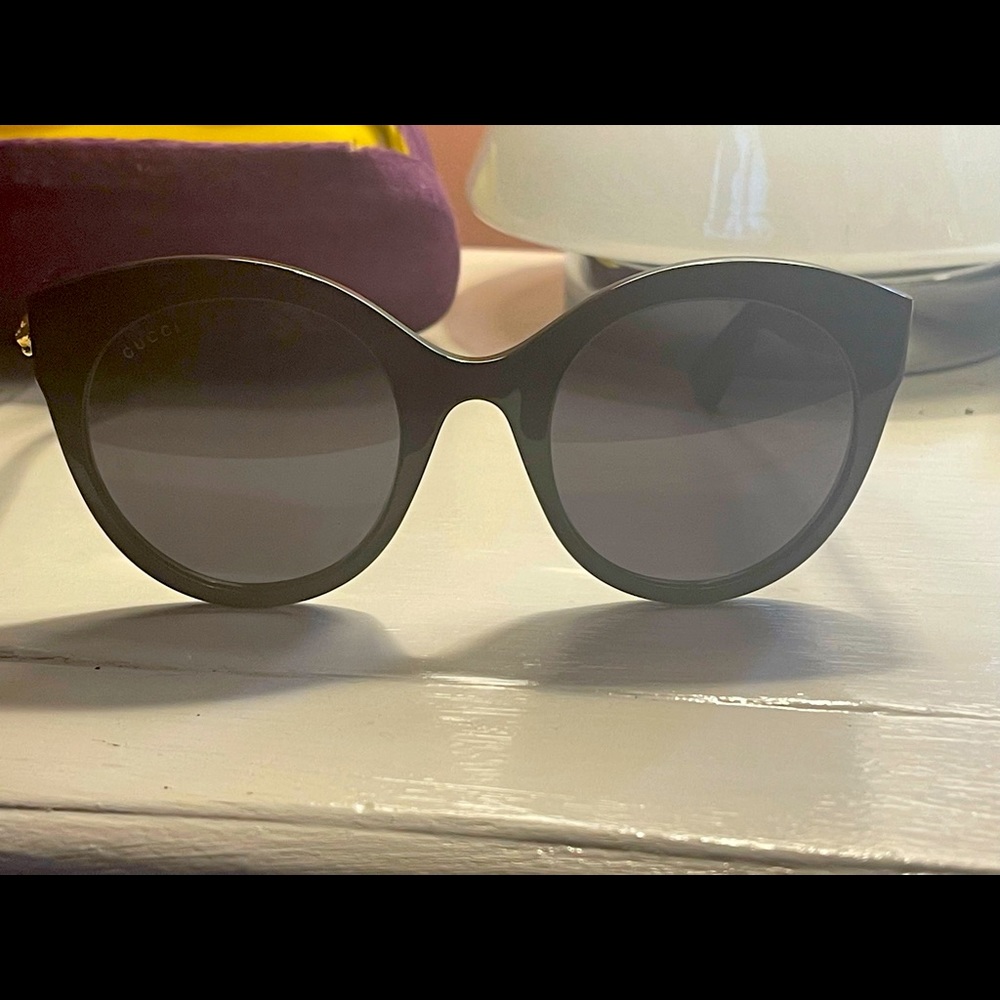 GUCCI SUNGLASSES